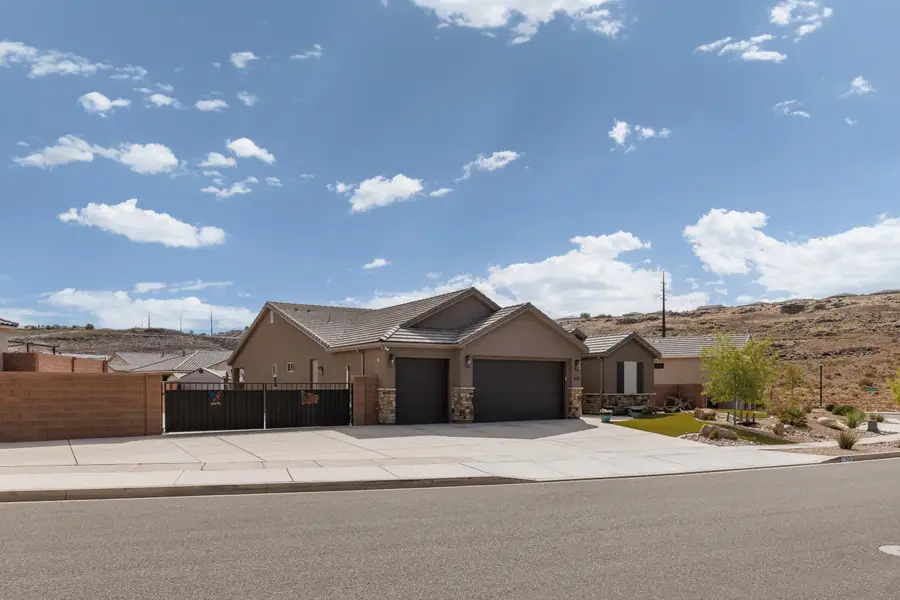 426 N Sage Grouse Dr, Washington, UT 84780 - #3