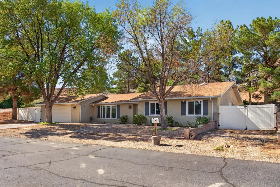 1690 E Maplewood Way, Saint George, UT 84790 - #2