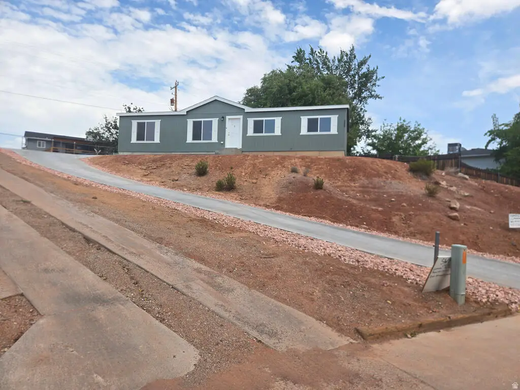 355 E Pectol St, Washington, UT 84780 - #1