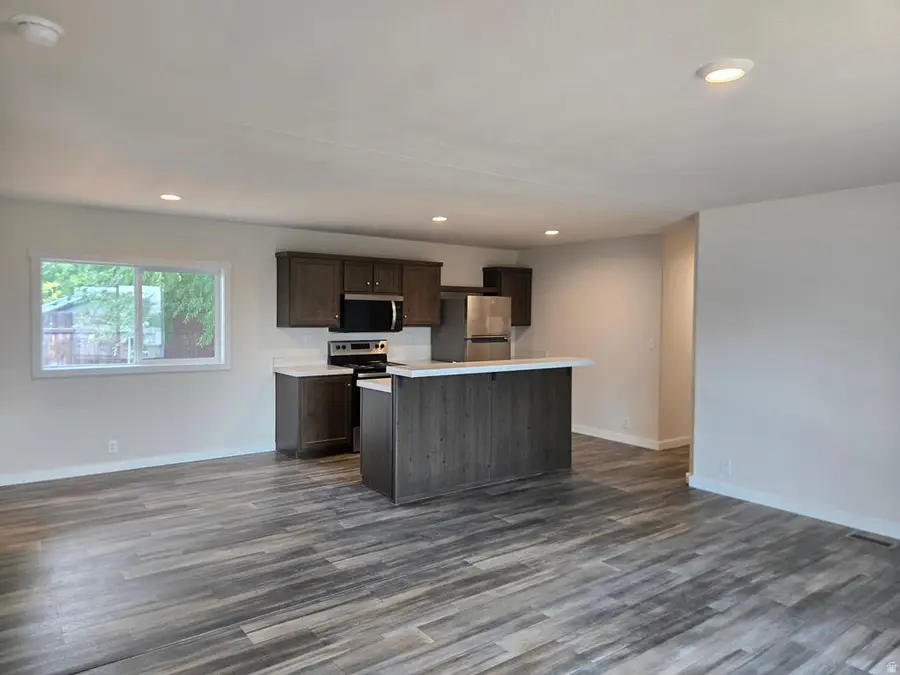 355 E Pectol St, Washington, UT 84780 - #3