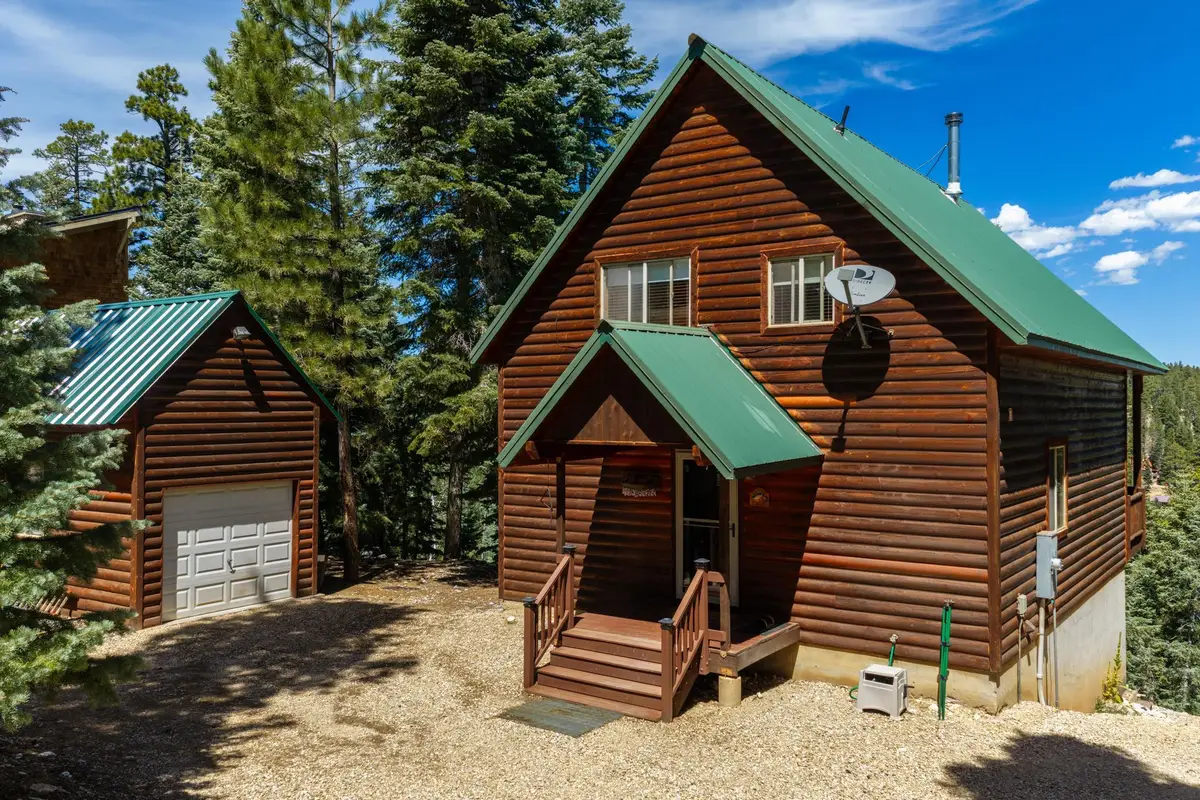1725 E Bear Country Rd, Duck Creek Village, UT 84762 - #1