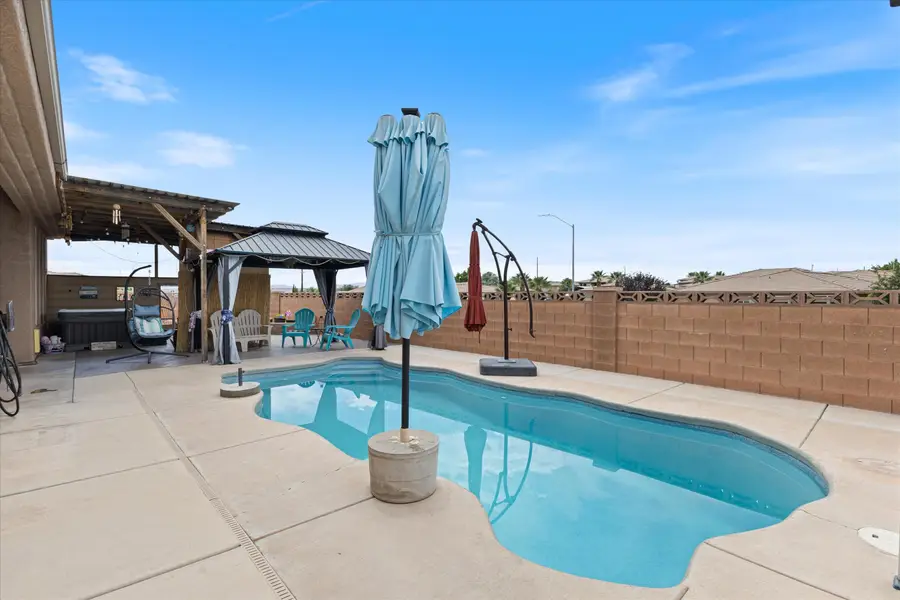 216 S 2490 St, Saint George, UT 84790 - #3