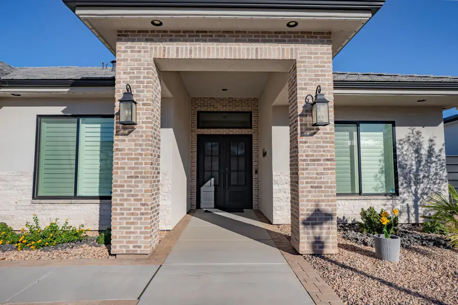 2204 N Fairway Dr, Washington, UT 84780 - #3
