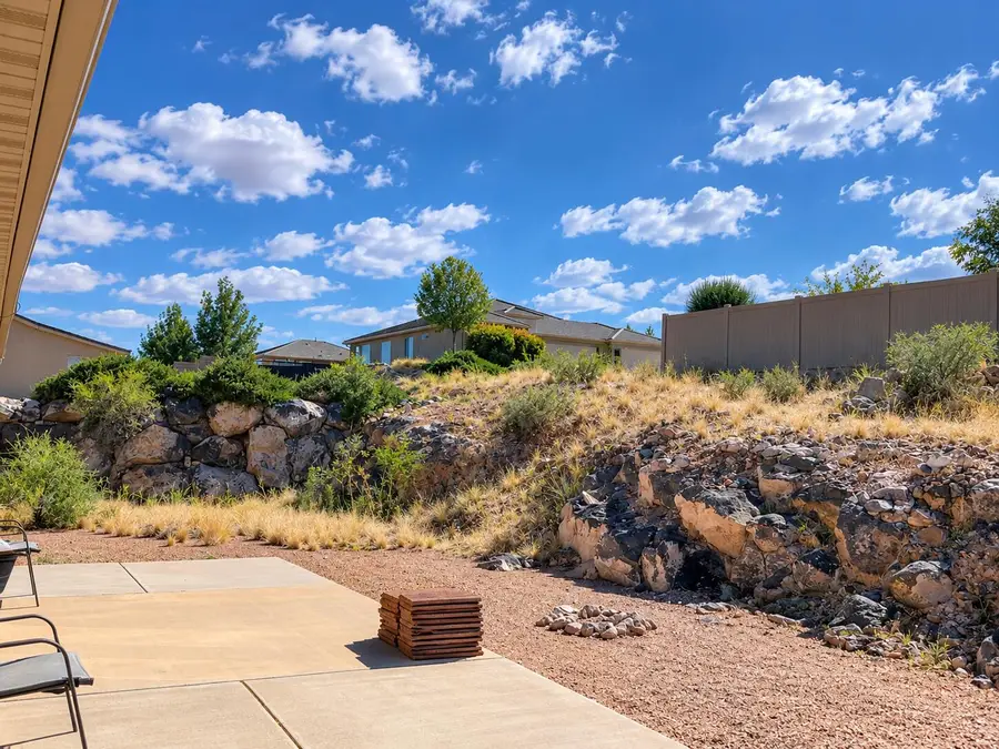 1028 S Westfield Rd, Toquerville, UT 84774 - #2