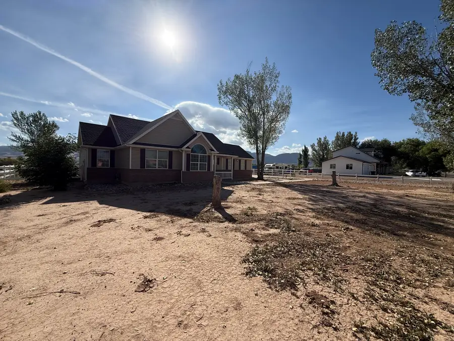 4212 N Quarterhorse Dr, Enoch, UT 84721 - #2