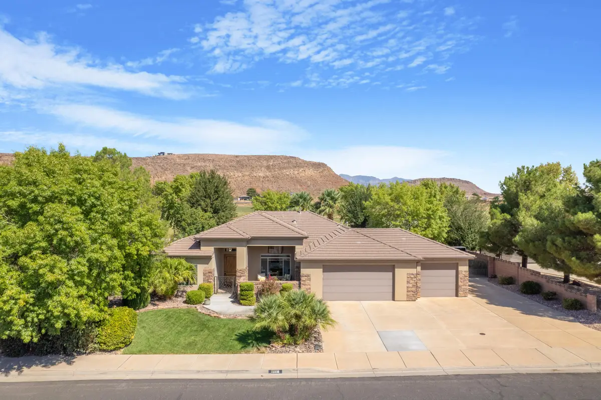 655 E Lost Ridge Dr, Washington, UT 84780 - #1