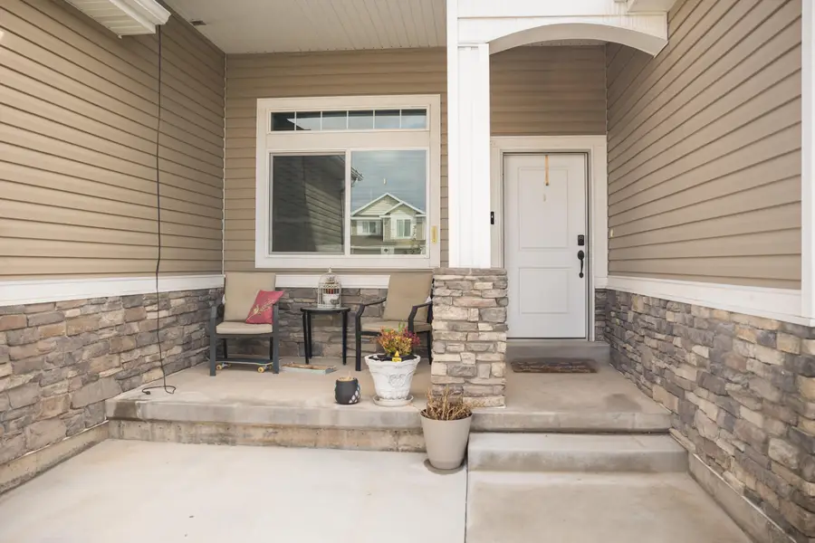 933 S 250, Vernal, UT 84078 - #2