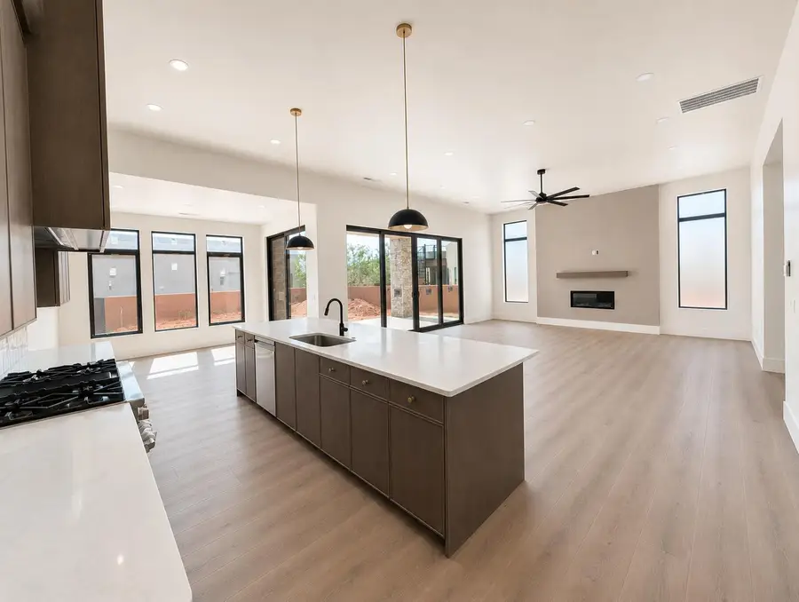 3227 S Drifting Dunes Ln, Hurricane, UT 84737 - #3