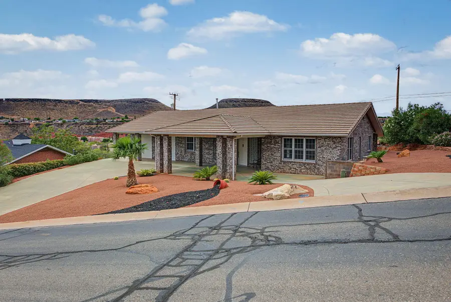 339 W Sandstone Cir, Saint George, UT 84770 - #2