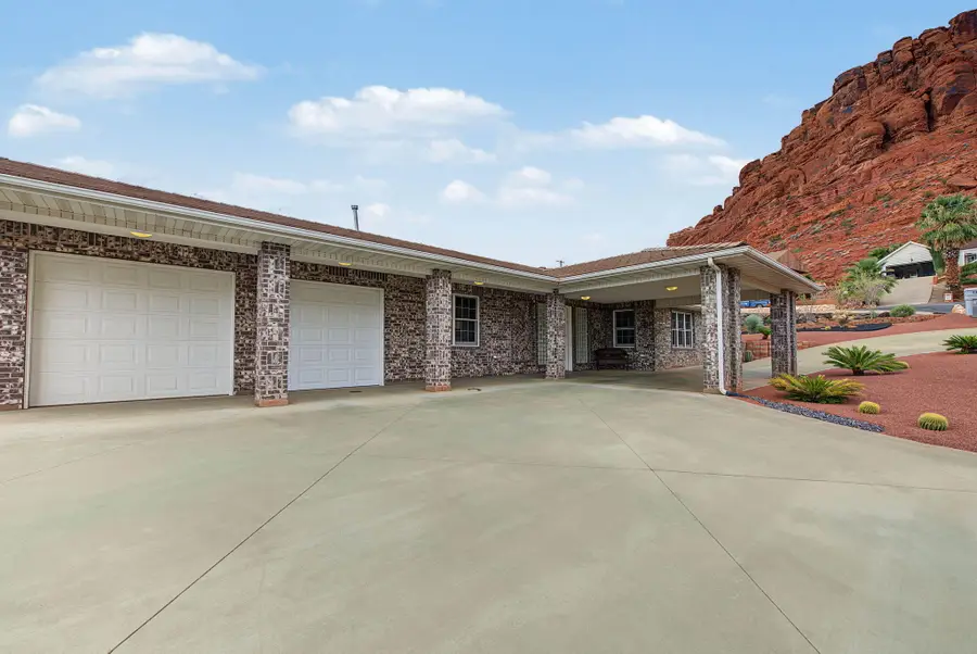 339 W Sandstone Cir, Saint George, UT 84770 - #3
