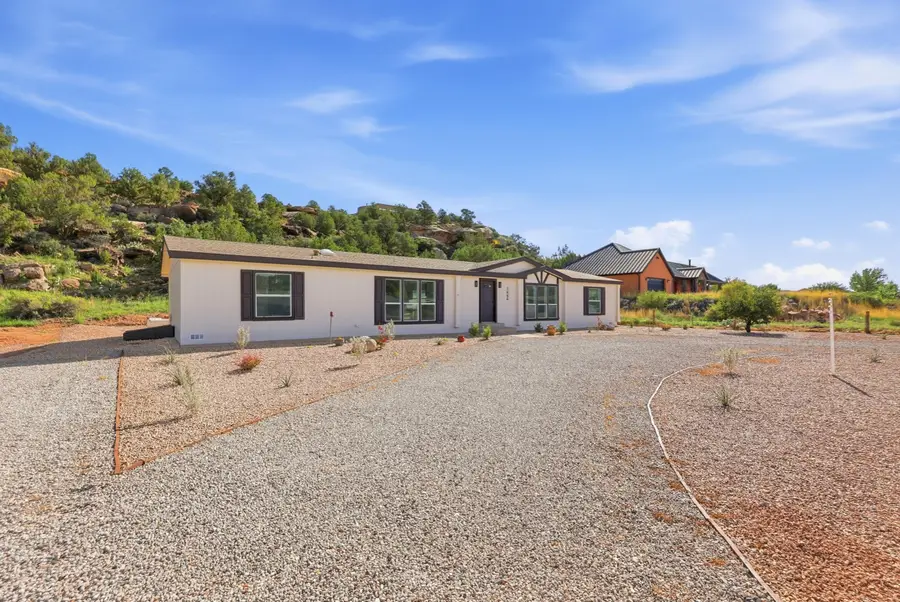 1444 N Rome Way, Apple Valley, UT 84737 - #3