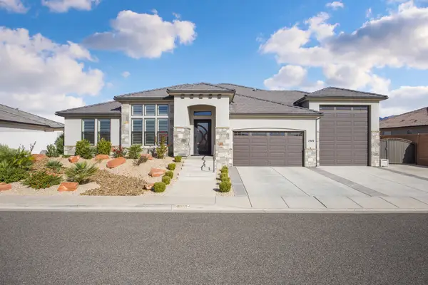 1949 N Mountain View Dr, Washington, UT 84780