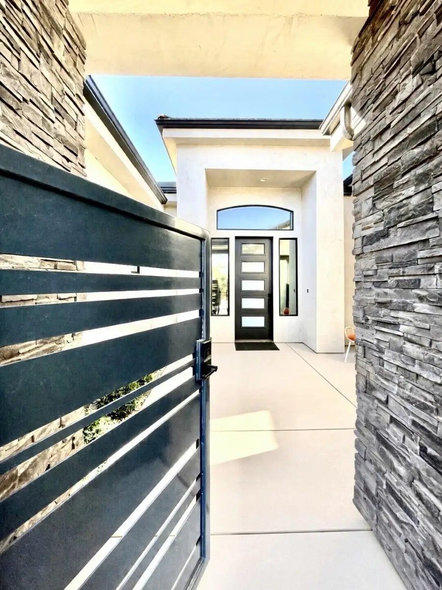 1044 E Corral Way, Washington, UT 84780 - #3