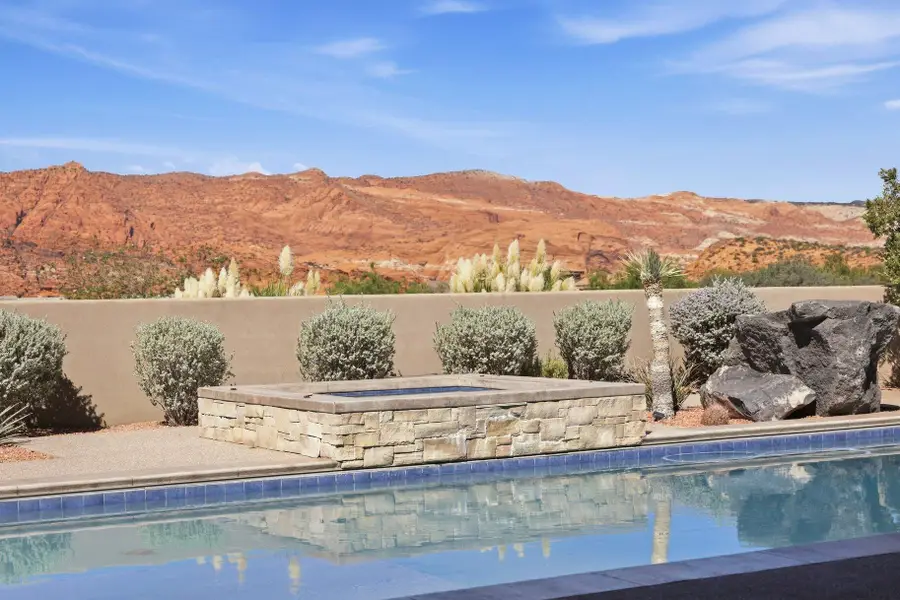 4552 N Painted Sky Dr, Saint George, UT 84770 - #2