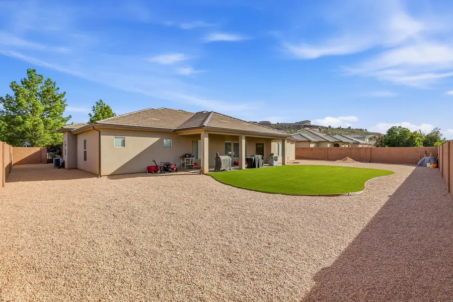 156 E Holly Way, Washington, UT 84780 - #3