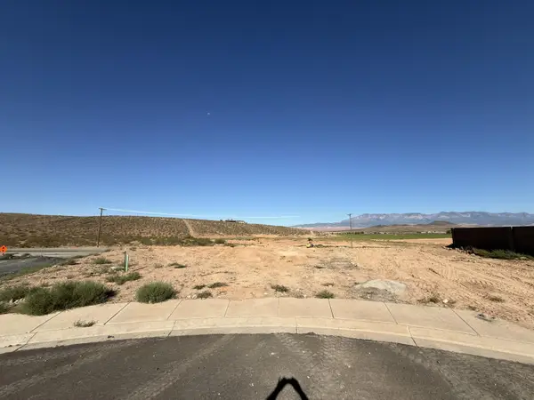 1078 W Rock View Dr #16, Hurricane, UT 84737