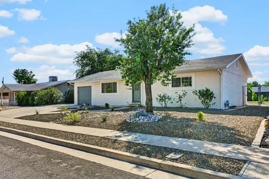 351 N Saguaro Dr, Washington, UT 84780 - #3
