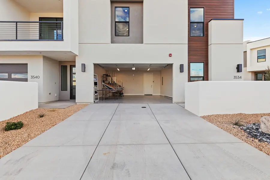 3534 E Amanecer Ln, Washington, UT 84780 - #3