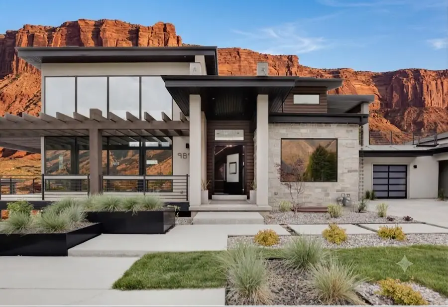 95 N Crest Rd, Washington, UT 84780 - #2