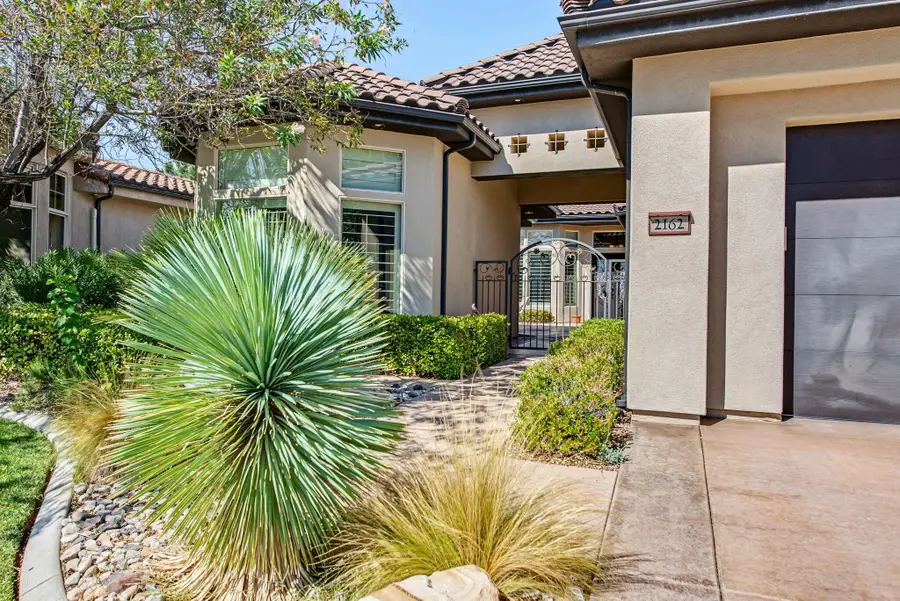 2162 W Azzurro Cir, Saint George, UT 84790 - #2