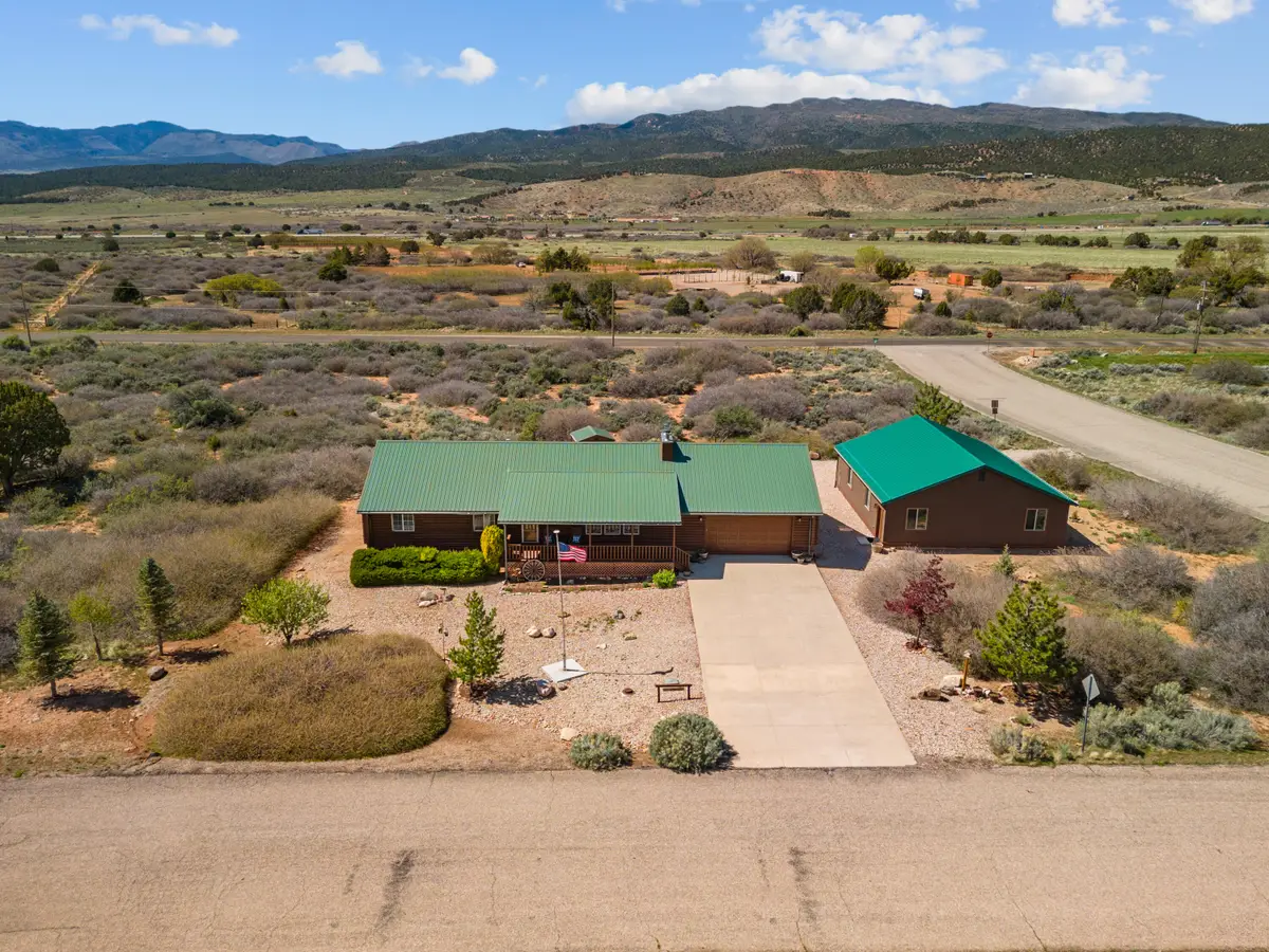 921 W Chuwi Path, Kanarraville, UT 84742 - #1