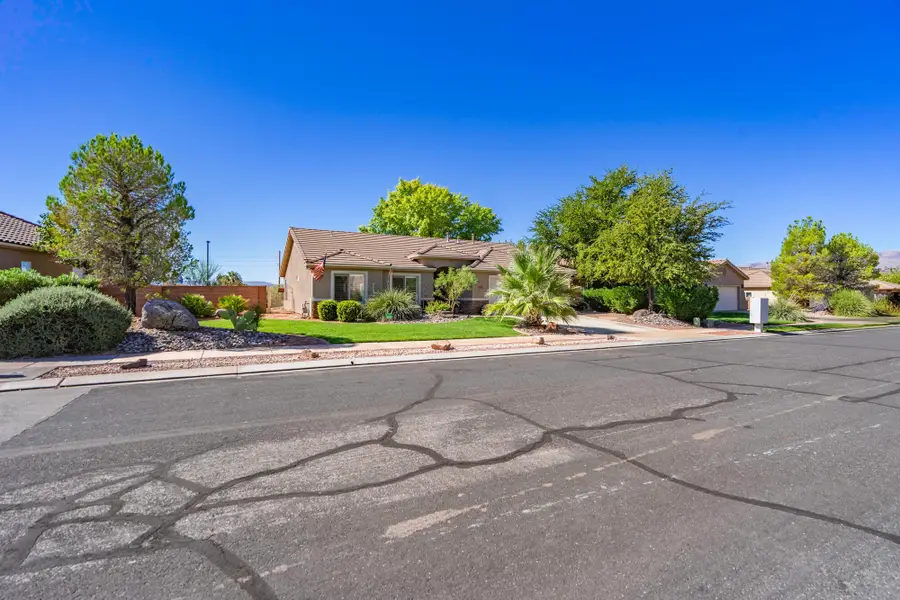 2147 W 970 St, Saint George, UT 84770 - #3