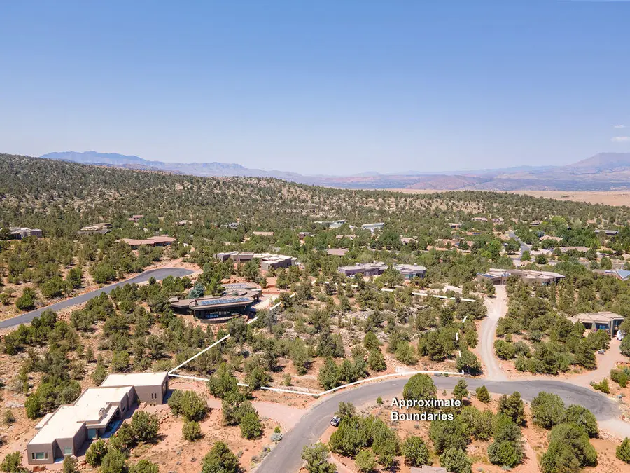 1245 W Clovis Cir, Dammeron Valley, UT 84783 - #2