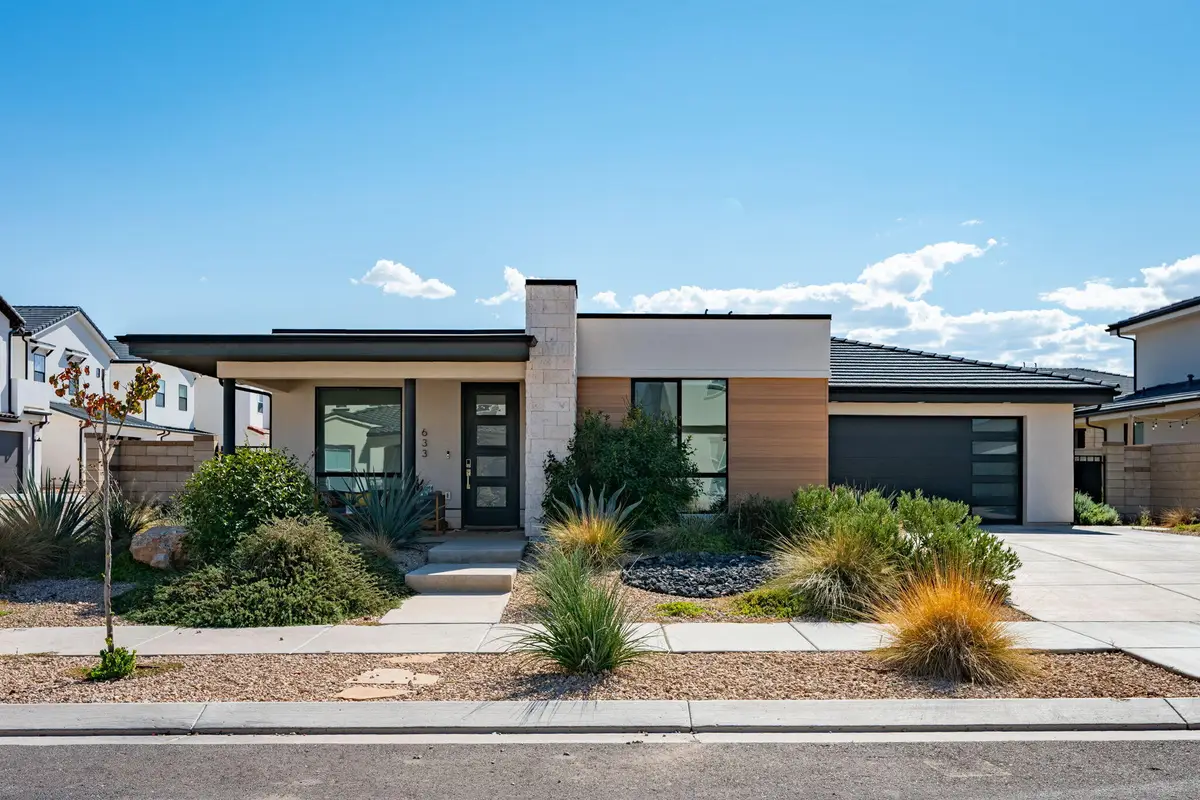 633 W Emerald Point Dr, Saint George, UT 84790 - #1