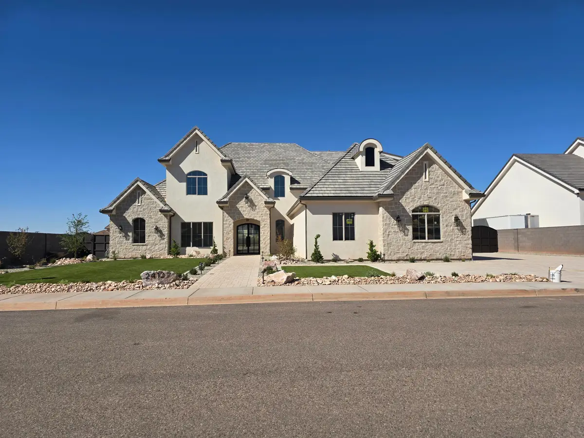 2412 S Breckenridge Dr, Saint George, UT 84790 - #1