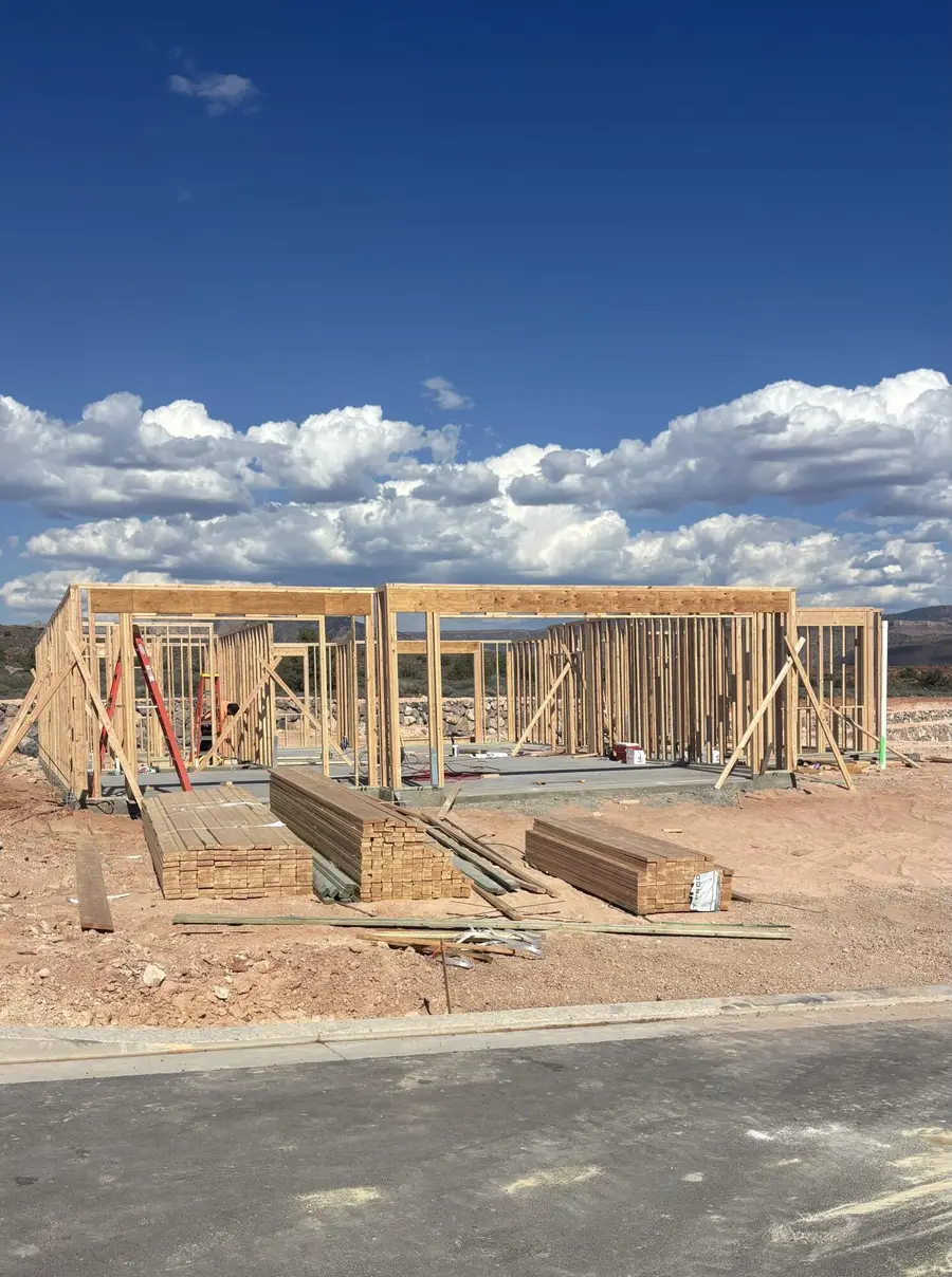 594 N Silver Cliffs Dr, Leeds, UT 84746 - #2