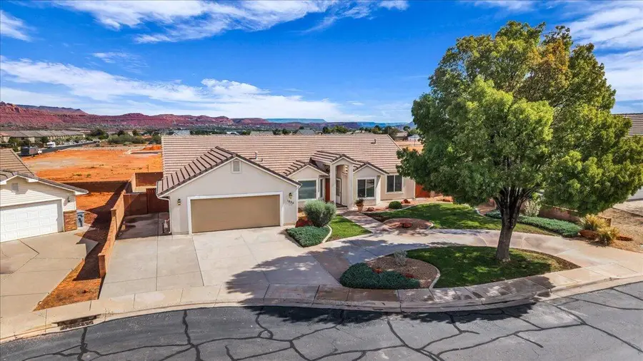 1025 S 375 St, Ivins, UT 84738 - #3