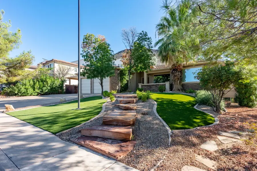 304 N Stone Mountain Dr, Saint George, UT 84770 - #2