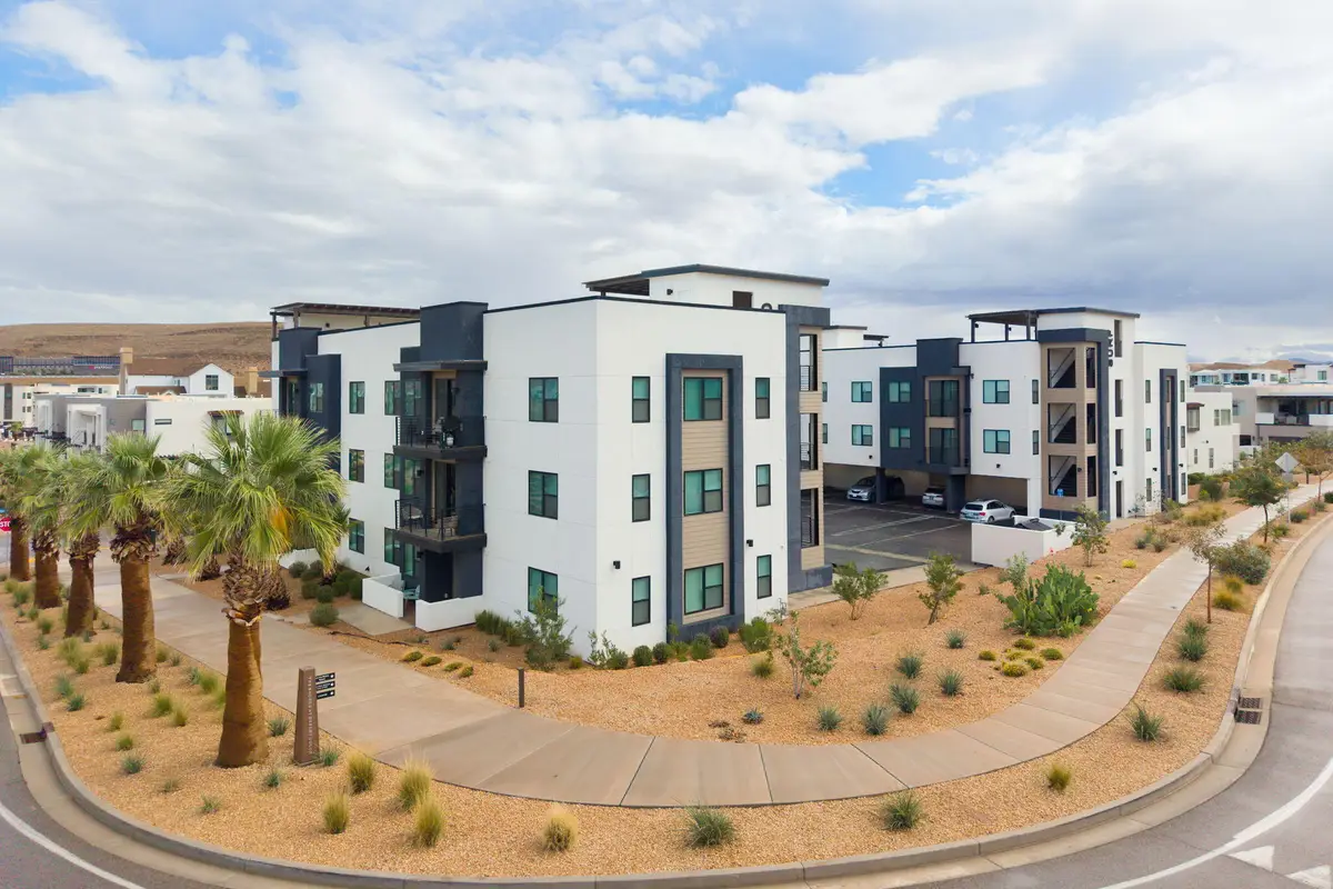 961 W Akoya Pearl Rd #201, Saint George, UT 84790 - #1