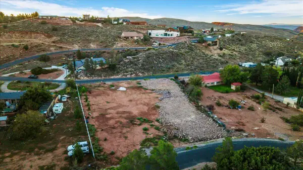424 S Silver Valley Rd, Leeds, UT 84746