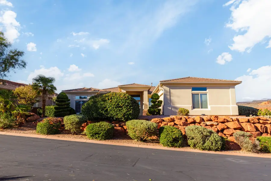 1392 W Cedar Dr, Saint George, UT 84770 - #3