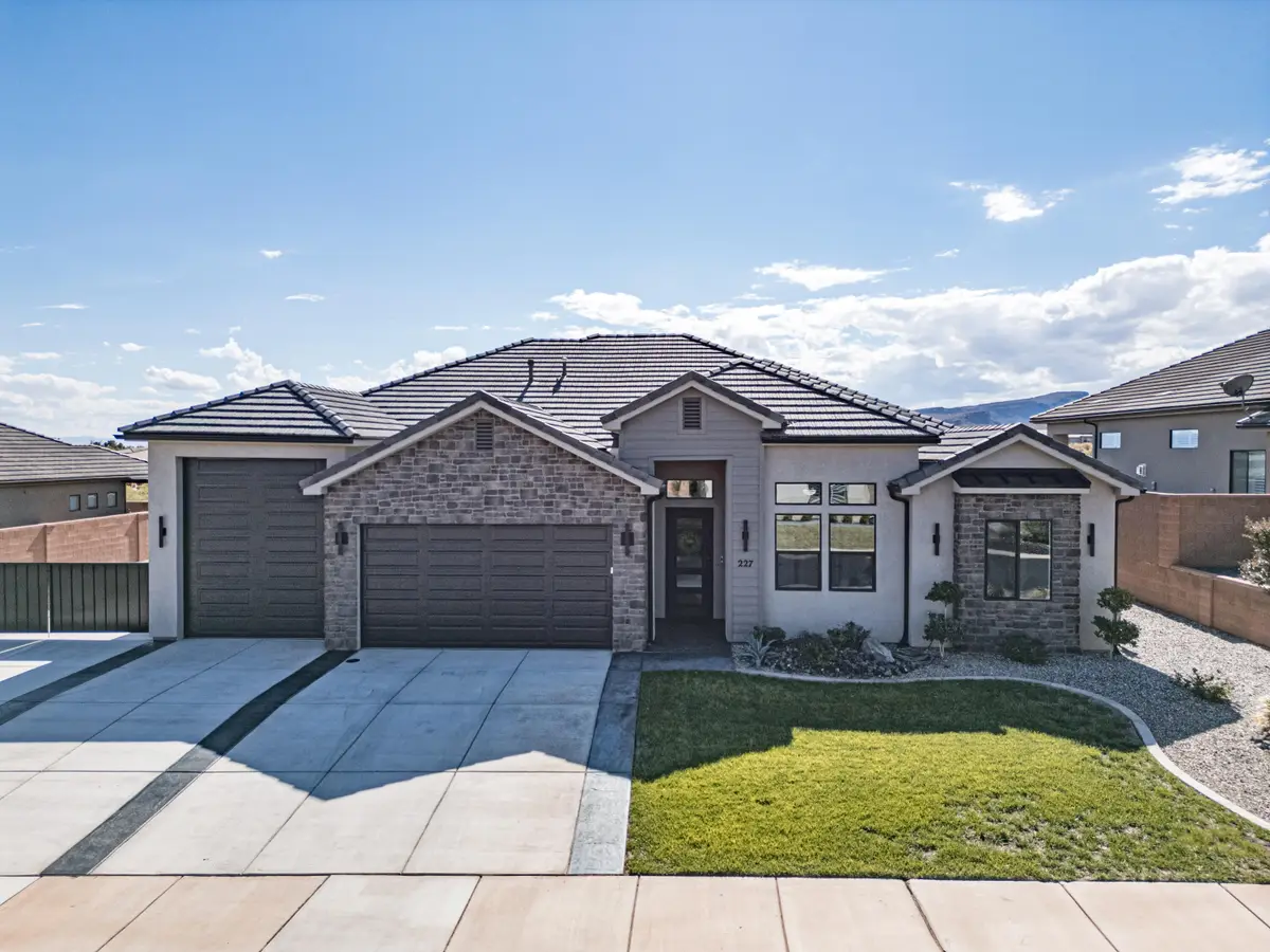 227 W United Way, Ivins, UT 84738 - #1