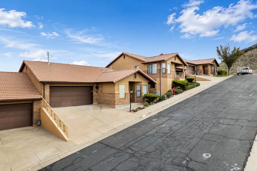 556 N Ridgecrest Cir, Saint George, UT 84770 - #3