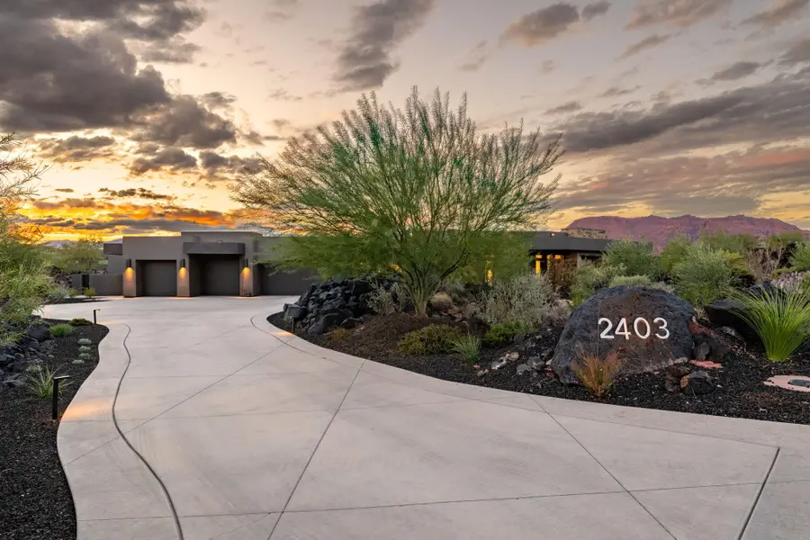 2403 N Tacheene Dr, Saint George, UT 84770 - #2