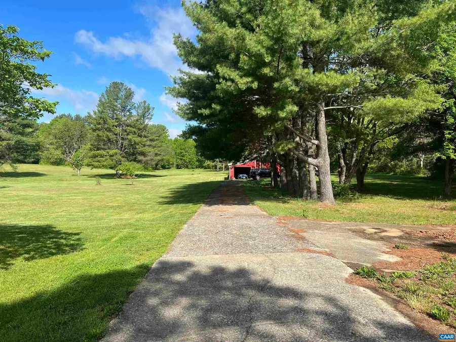 19 Mathews Ln, Lyndhurst, VA 22952 - Image #3