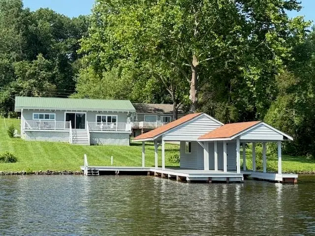 1382 S Lakeshore Dr, Louisa, VA 23093 - Image #1