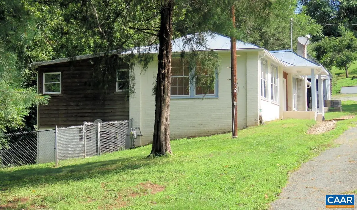 730 Canal St, Scottsville, VA 24590 - #1