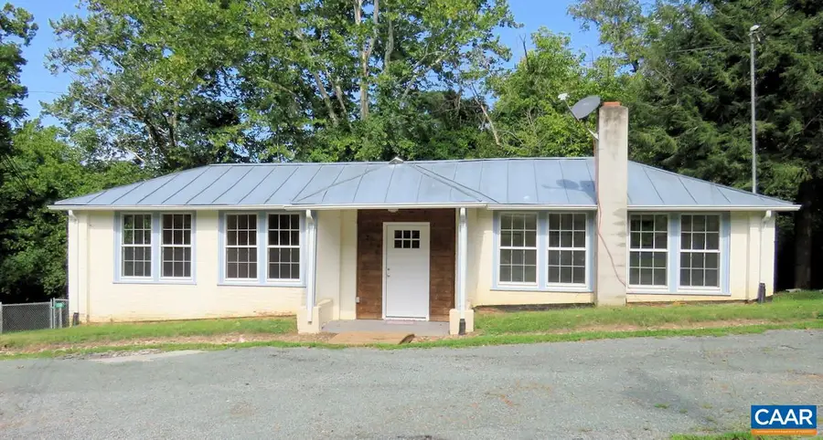 730 Canal St, Scottsville, VA 24590 - #2