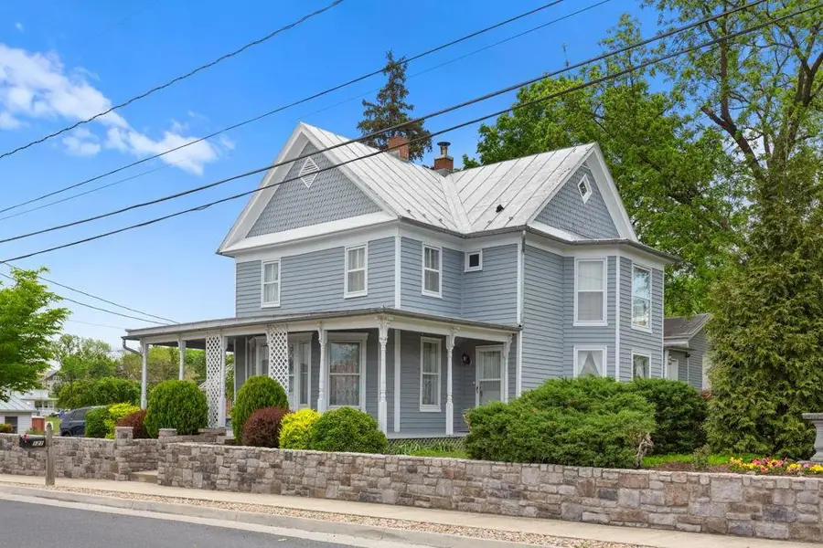 121 S Central St, Broadway, VA 22815 - #2