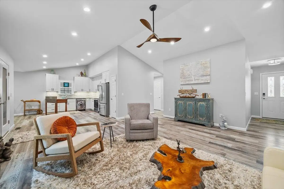 7 Oak View Dr, Staunton, VA 24401 - Image #1