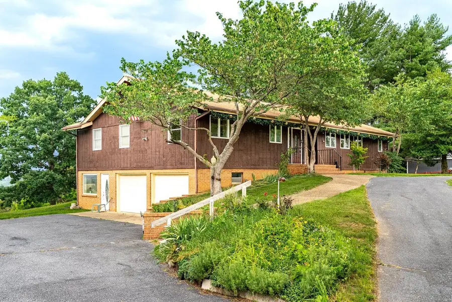 7600 Tall Cedars Ln, Bridgewater, VA 22812 - Image #2