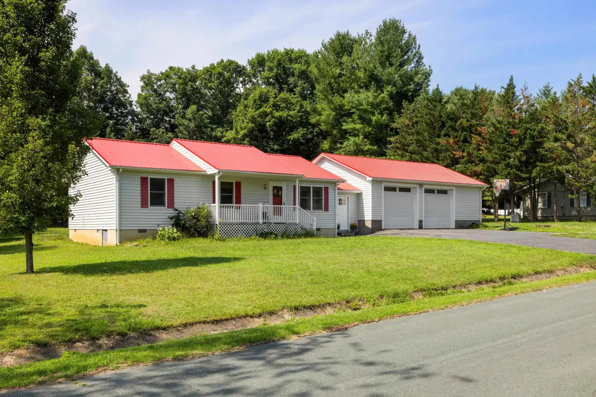 57 Greenbriar Ln, Stuarts Draft, VA 24477 - Image #1