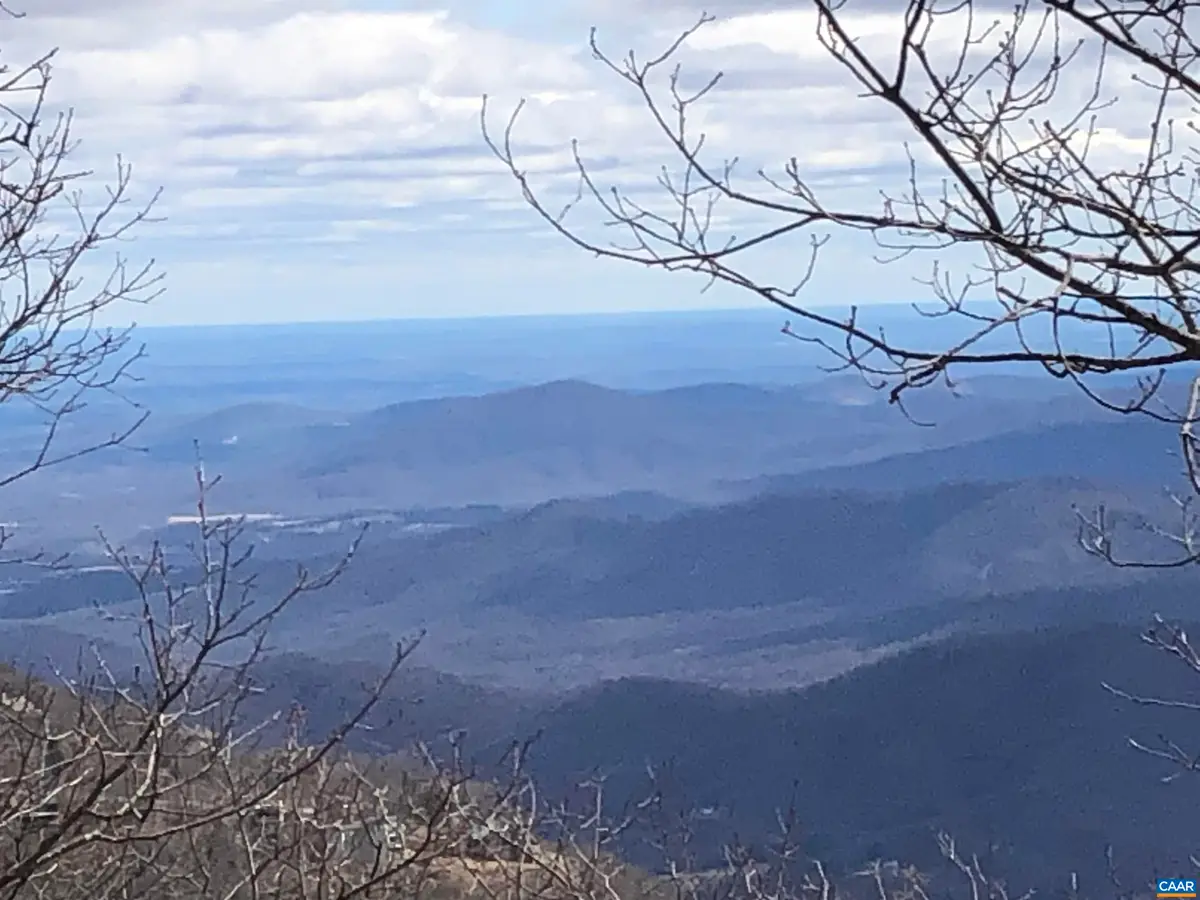 186 Hemlock Dr, Roseland, VA 22967 - Image #1