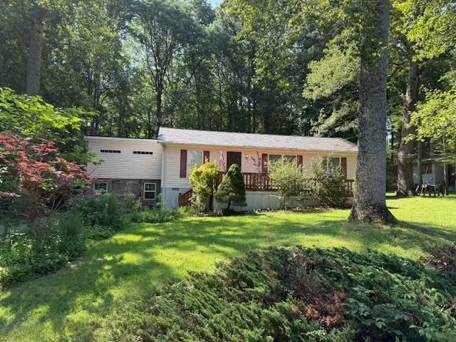 1909 S Lakeshore Dr, Louisa, VA 23093 - Image #1