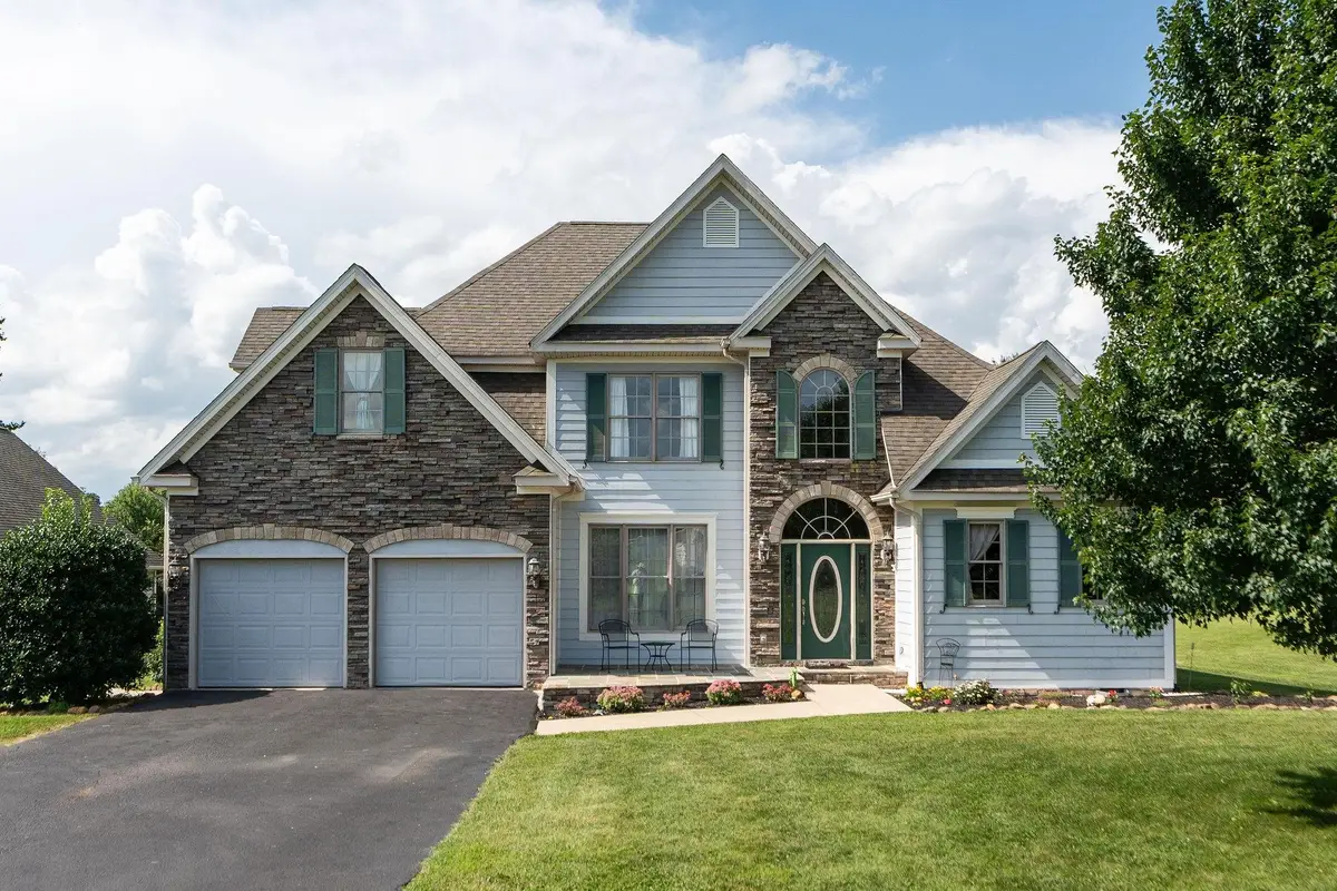 31 Hampton Dr, Stuarts Draft, VA 24477 - Image #1