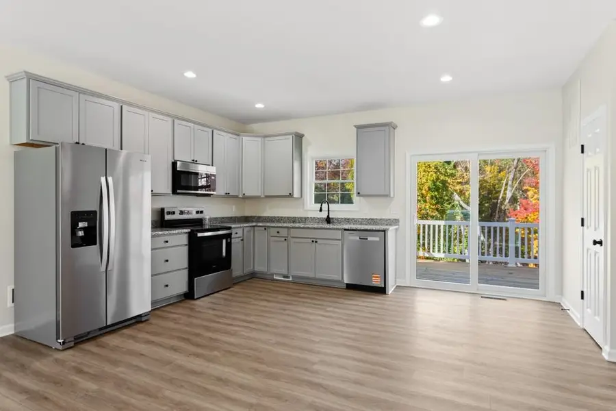 313 Ivanhoe Ave, Waynesboro, VA 22980 - Image #2